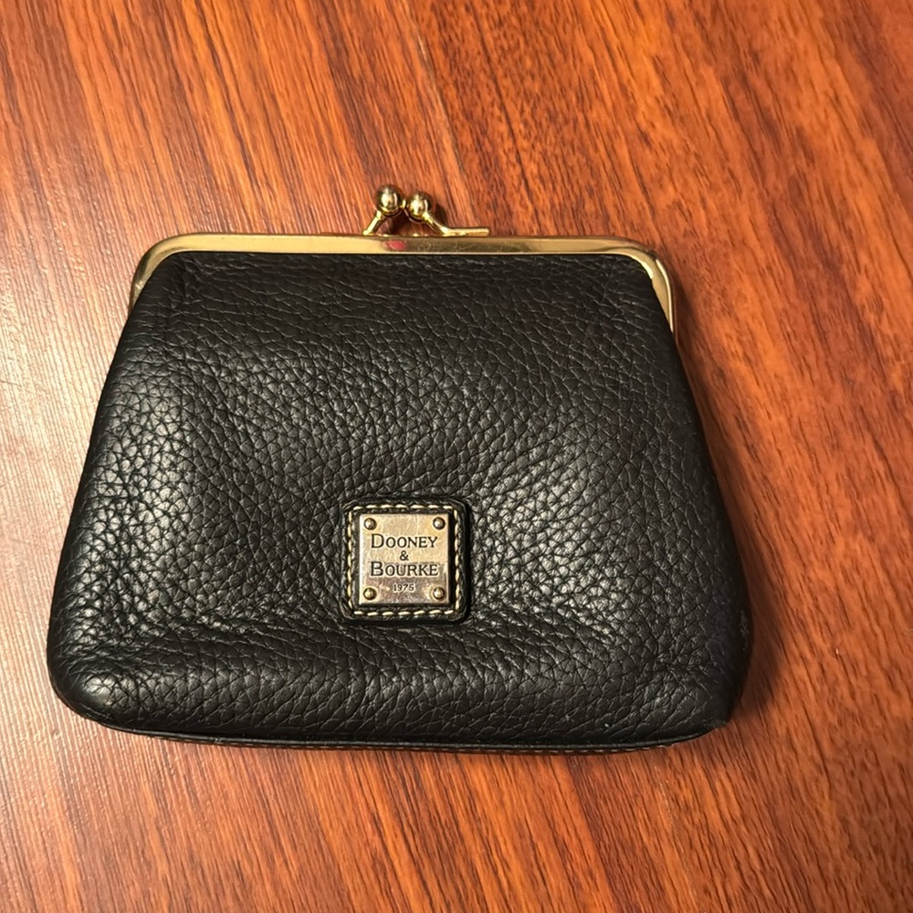 Dooney and Bourke clutch